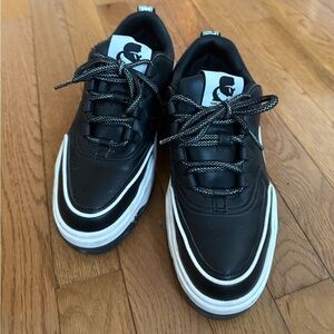 Karl Lagerfeld Paris Women’s Sneakers Size 7.5M| Colden/F24